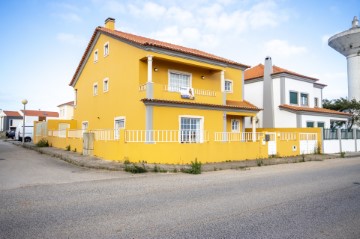 Maison 4 Chambres à Atouguia da Baleia