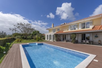 House 5 Bedrooms in São João das Lampas e Terrugem