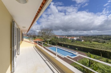 House 5 Bedrooms in São João das Lampas e Terrugem