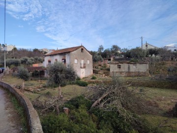 Maison 3 Chambres à Alvares