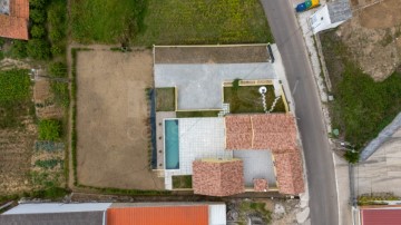 House 4 Bedrooms in Alcobaça e Vestiaria