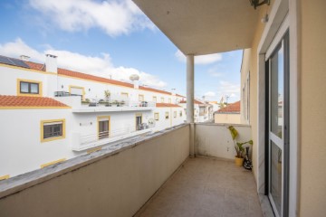 Apartment 2 Bedrooms in Bombarral e Vale Covo