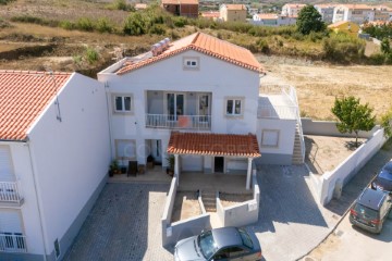 Apartment 3 Bedrooms in Lourinhã e Atalaia