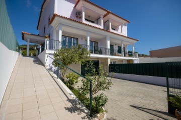 House 3 Bedrooms in Santa Catarina