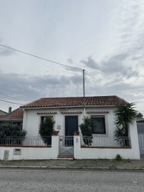 House 3 Bedrooms in Maceira