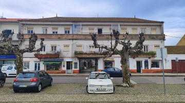 Building in Tocha