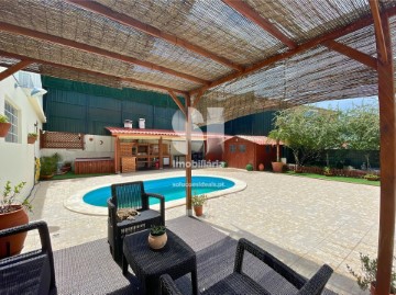 House 5 Bedrooms in Cascais e Estoril