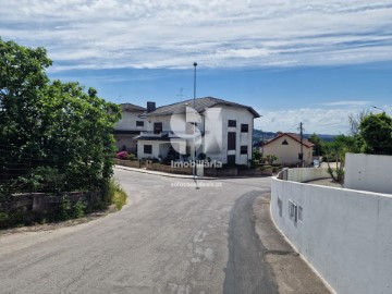 House 5 Bedrooms in Lordelo