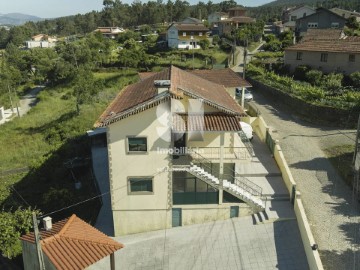 House 3 Bedrooms in Recarei