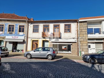 Edificio en Paredes