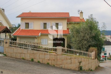 House 4 Bedrooms in Assafarge e Antanhol