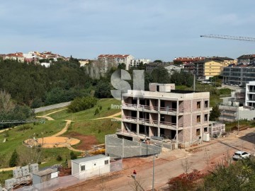 Piso 2 Habitaciones en Santo António dos Olivais