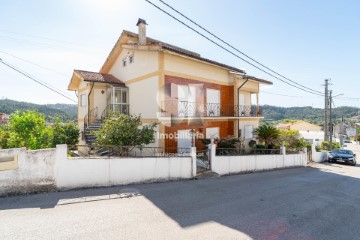 House 5 Bedrooms in Ceira