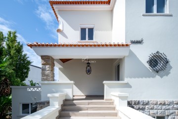 House 6 Bedrooms in Carcavelos e Parede