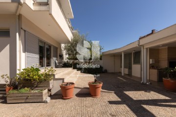 House 3 Bedrooms in Ermesinde