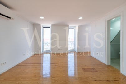 W4967C - Apartamento de 60 m² em edifício reabilit