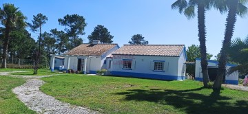 Farm near Serra da Arrábida, with land of 2.95 HA 