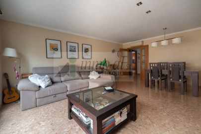 Apartment 4 Bedrooms in Les Boqueres-Zona norte