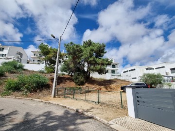 Terreno em Laranjeiro e Feijó