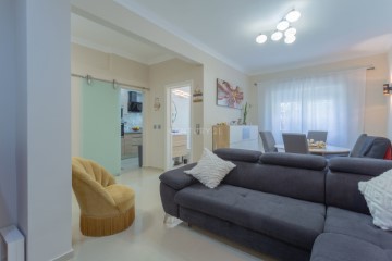 Apartment 2 Bedrooms in Almada, Cova da Piedade, Pragal e Cacilhas