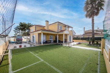 Casa o chalet 5 Habitaciones en Charneca de Caparica e Sobreda