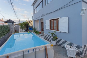 House 5 Bedrooms in Caparica e Trafaria