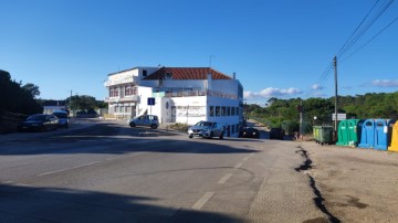 Building in Charneca de Caparica e Sobreda