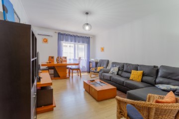 Apartment 3 Bedrooms in Baixa da Banheira e Vale da Amoreira