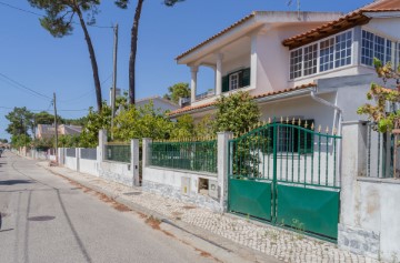 Maison 4 Chambres à Charneca de Caparica e Sobreda