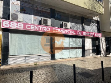 Fachada-Loja-Benfica, Lisboa-CASASDOSOTAVENTO (3)