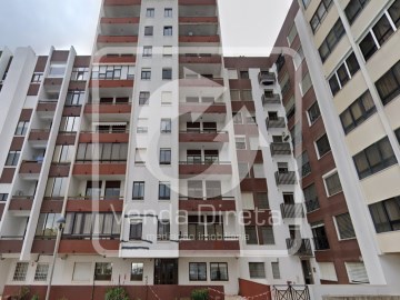 Apartamento T3 em Alfragide.