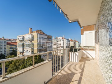 Apartamento T3 totalmente renovado e equipado