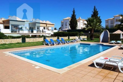 House 4 Bedrooms in Albufeira e Olhos de Água