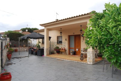 House 4 Bedrooms in Mas Mora - Sant Daniel