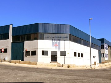 Bâtiment industriel / entrepôt à Algars