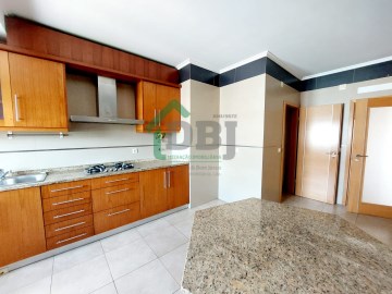 Apartment 5 Bedrooms in Covilhã e Canhoso
