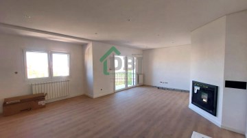 Apartment 3 Bedrooms in Teixoso e Sarzedo