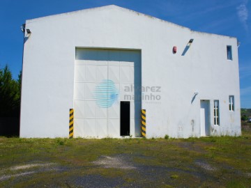 Armazém em Arruda dos Vinhos