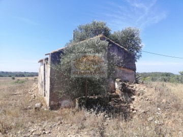 Terreno com ruína para reabilitar - São Francisco