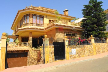 House 6 Bedrooms in Huércal-Overa