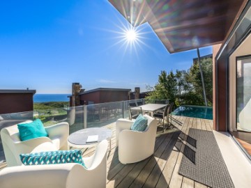 Unique villa with lovely sea views