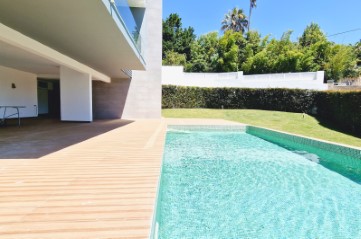 Apartamento Estoril em condomínio com piscina