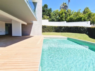 Apartamento Estoril em condomínio com piscina