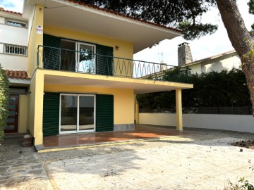 Maravilhosa moradia familiar com piscina