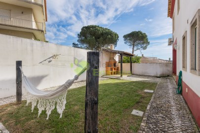 House 4 Bedrooms in Lamas e Cercal