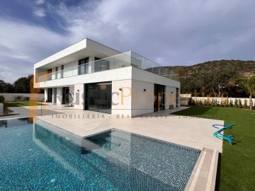 Exceptionnelle villa de 4 chambres de style modern