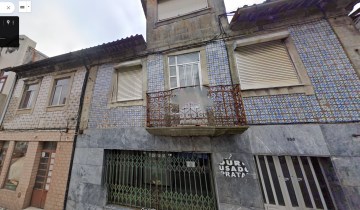 Moradia em São João da Madeira - Para reconstrução