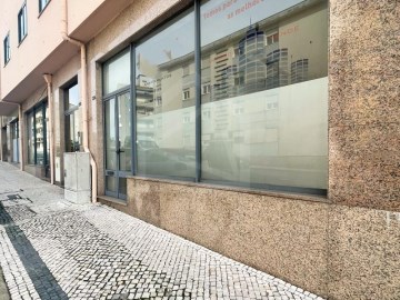 Loja em São João da Madeira - Imóvel de Banco
