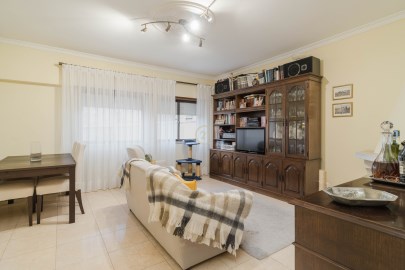 Apartment 2 Bedrooms in Águas Livres