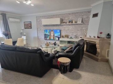 Apartamento 3 Quartos em Queluz e Belas